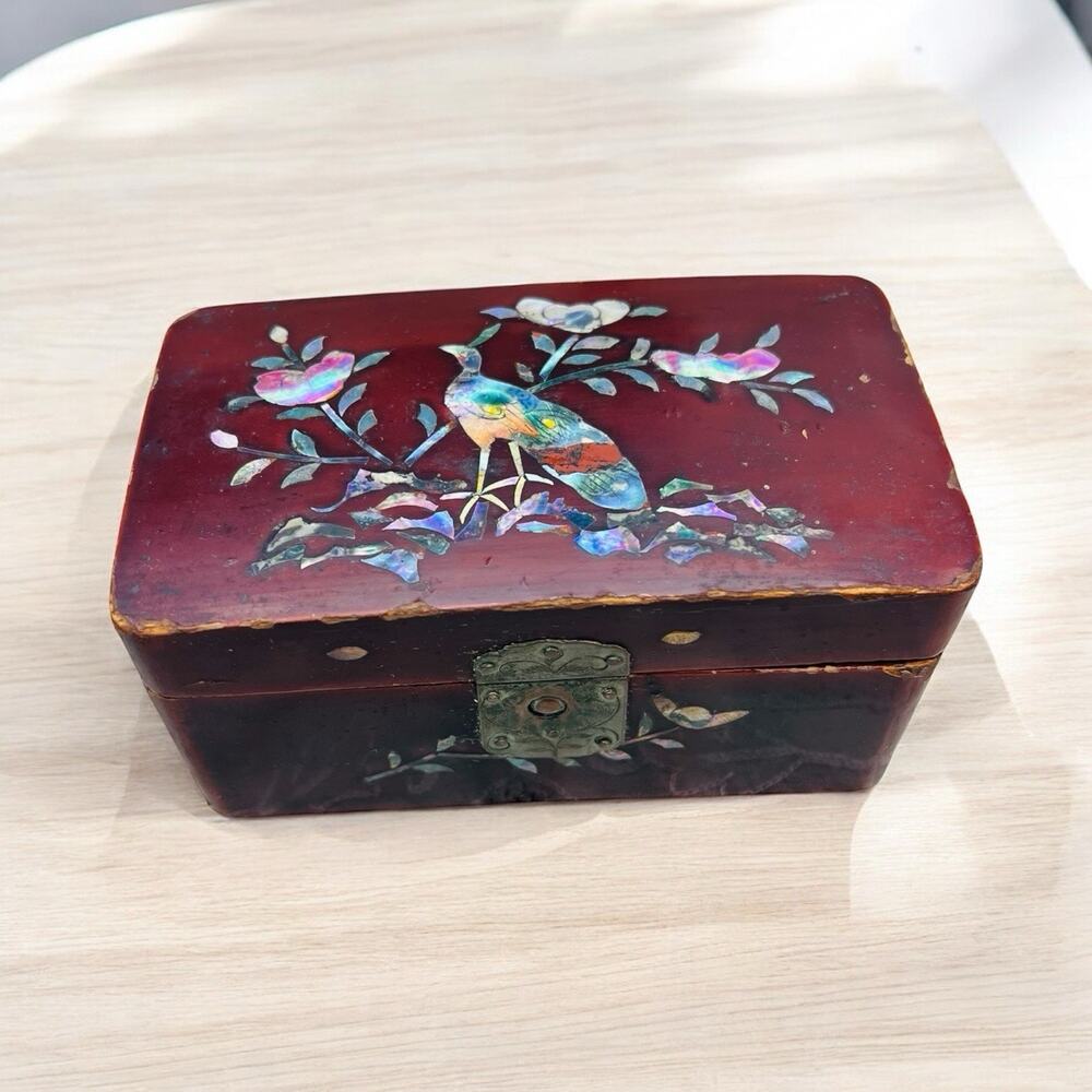 Lacquerware Mother of Pearl Inlay Box Peacock Latch 5” X 2.5”